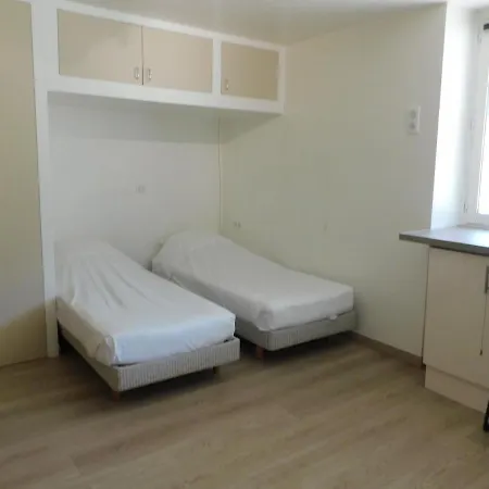 Superb Studio Tres Bien Situe A 1300 Apartment