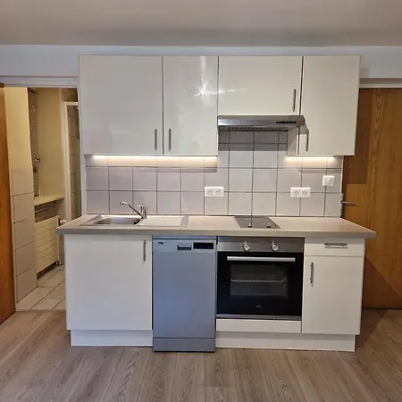 Superb Studio Tres Bien Situe A 1300 Apartment